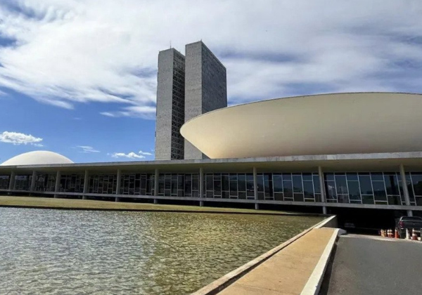 MP Eleitoral propõe multas por uso de IA na disseminação de fake news nas eleições de 2026