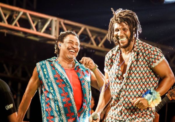 Em clima de pré-Carnaval, É o Tchan viaja em tour pelo Nordeste essa semana