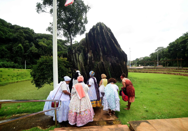 Caminhada da Pedra de Xangô reúne fiéis e movimentos culturais neste domingo (8) em Salvador