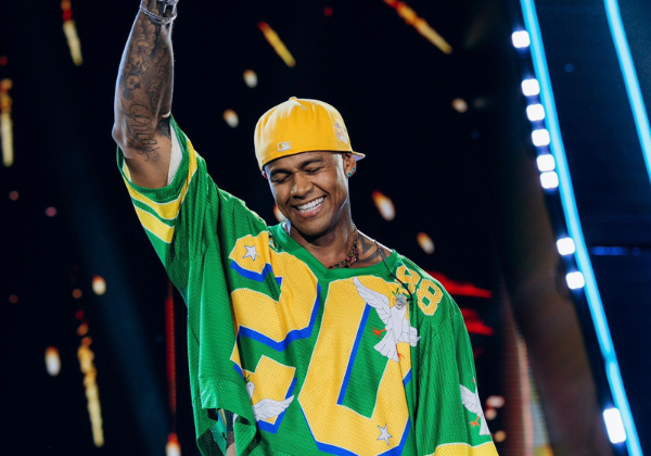 Vídeo: Léo Santana divulga agenda de Carnaval e aposta no tema “BrasileiraGGem”