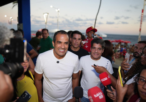 ‘Quem manda nessa festa é o povo’, diz Bruno Reis no Furdunço