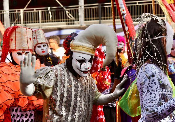 Fuzuê reúne famílias e grupos culturais no circuito Orlando Tapajós