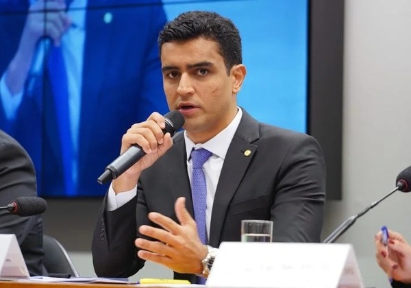 Prefeito de Maceió deve deixar cargo até abril para disputar eleição ao Senado