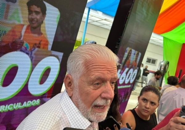 Wagner ironizaACM Neto após críticas a ato com Lula e diz que Coronel é página virada