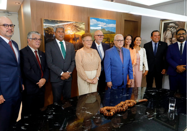Jerônimo Rodrigues acompanha posse do novo conselheiro do TCE-BA