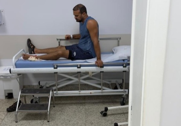 Capitão Alden sofre acidente doméstico e leva pontos no tornozelo