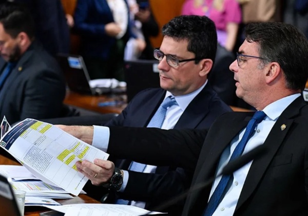 PL sonda Moro para dar palanque a Flávio Bolsonaro no Paraná