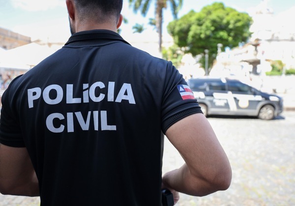 Polícia Civil cumpre mandados contra suspeitos de extorsão a turistas no Farol da Barra