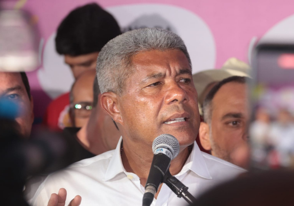 Jerônimo chama de ‘gentileza’ convite de Bruno Reis para abertura do Carnaval