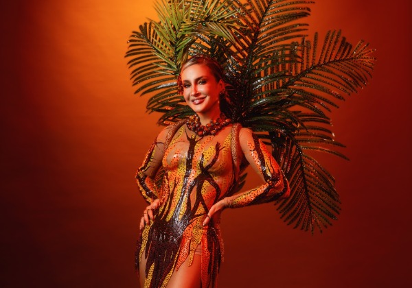 Com abadás esgotados, Claudia Leitte comanda trio no circuito Barra-Ondina