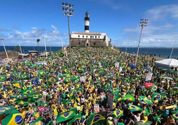 Bolsonaristas programam ato contra Lula e ministros do STF no Farol da Barra