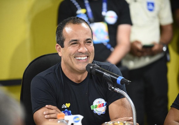 Segundo dia de Carnaval teve público superior a 1,5 milhão de foliões nos principais circuitos, diz Bruno