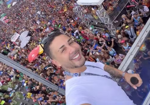 Vídeo: Carlinhos Maia é vaiado durante participação em trio no Carnaval de Recife