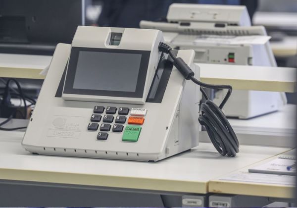 Pesquisa Genial/Quaest aponta que 43% dos brasileiros não confiam nas urnas eletrônicas