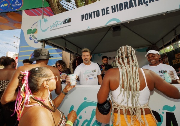 Governo da Bahia estima distribuir mais de 70 mil litros de água potável durante Carnaval