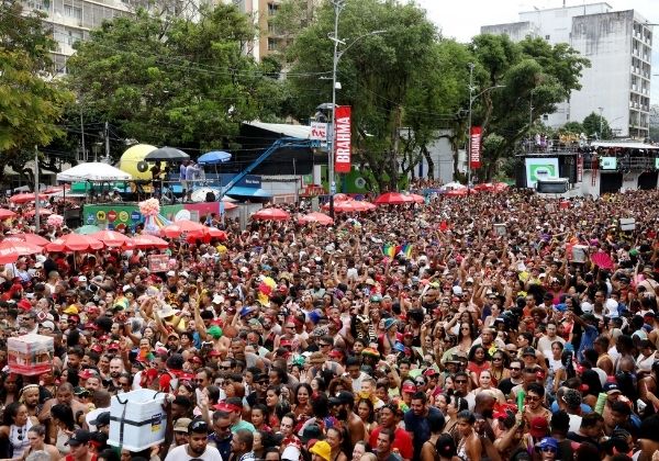 Luiz Caldas, Ivete, Brown, Psirico: veja as atrações do Carnaval nesta segunda