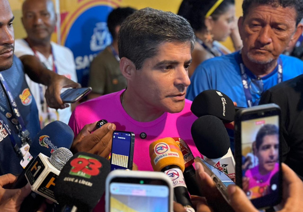 ACM Neto critica fala de Jerônimo sobre regulação e cobra solução para filas na saúde