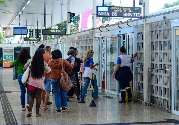BRT tem aumento de 18% no número de passageiros no quarto dia de Carnaval em Salvador