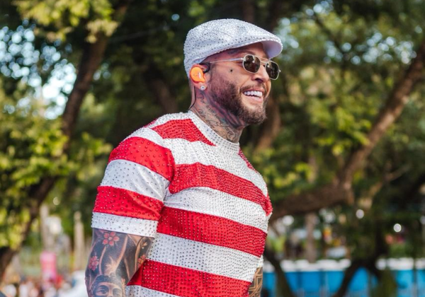 Igor Kannário abre desfile da pipoca no Campo Grande com homenagem a Bezerra da Silva