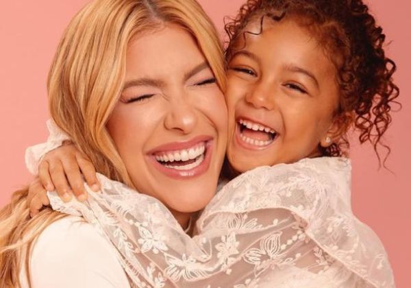 Lore Improta fala da gravidez e se surpreende com coragem da filha Liz no Carnaval 