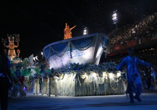 Beija-Flor investe R$ 1 milhão em alegoria que se transforma em Iemanjá na Sapucaí 