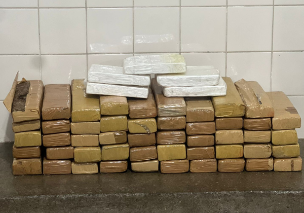 Operação Carnaval 2026 apreende seis armas e 100 kg de drogas em rodovias da Bahia