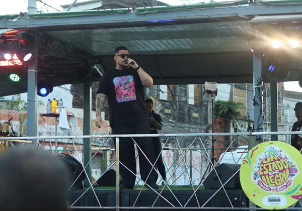 Carnaval da Ribeira reúne gerações e artistas como Kart Love e Selakuatro