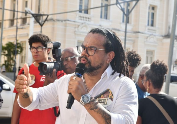 Kleber Rosa critica exoneração de líder sindical e acusa prefeitura de 'perseguição'