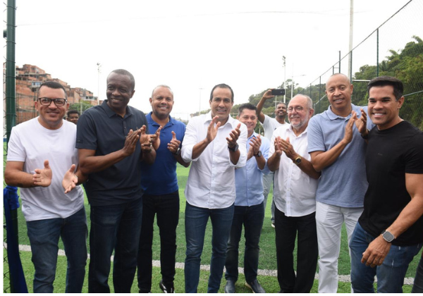 Bruno Reis entrega 95º campo sintético de Salvador em Nova Sussuarana