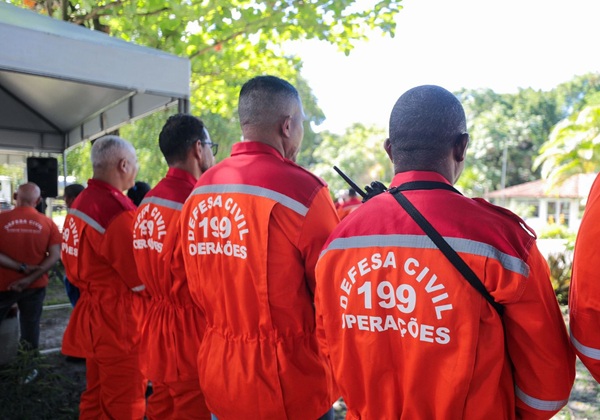 Defesa Civil mantém plantão e reforça atendimento após forte chuva em Camaçari
