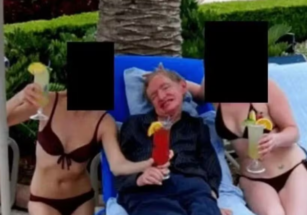 Arquivos Epstein: Stephen Hawking aparece em foto cercado de mulheres nos EUA