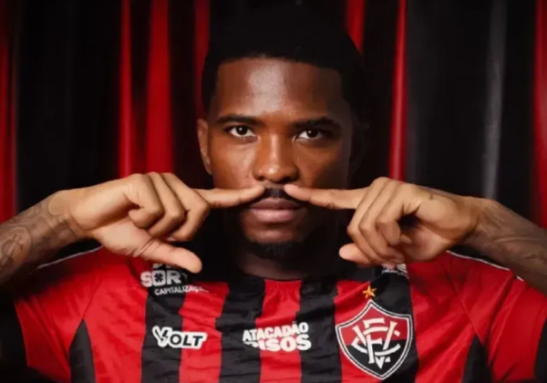 Vitória anuncia contratação do zagueiro Cacá por empréstimo junto ao Corinthians