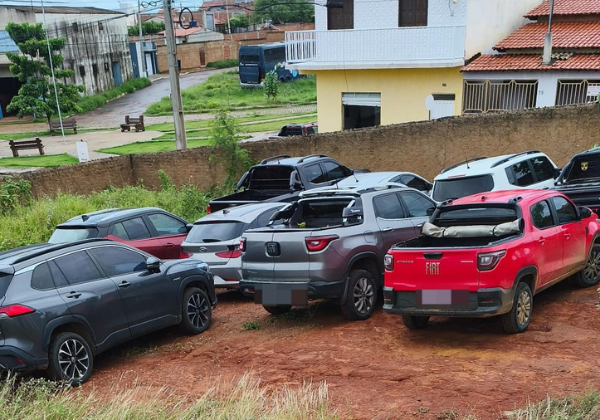 Onze veículos roubados são recuperados e oito suspeitos presos na Bahia