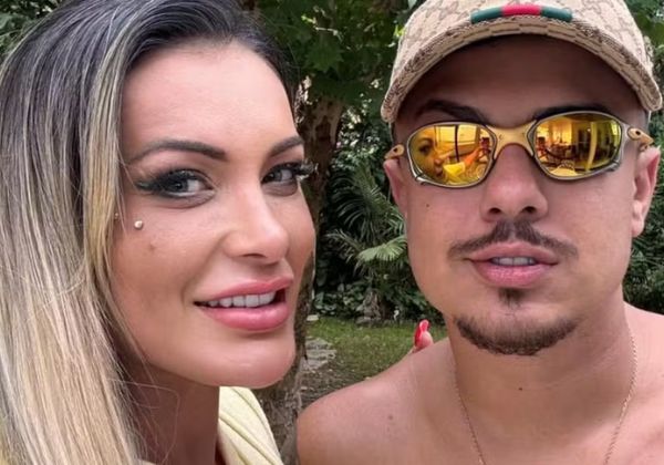 Andressa Urach surpreende marido com colar feito de sangue menstrual após casamento 
