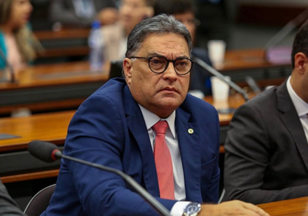 Deputado baiano critica suspensão temporária e pede proibição definitiva da importação de cacau