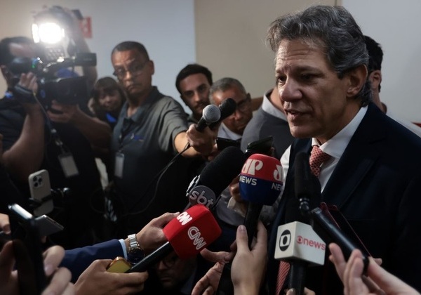 Conflito no Oriente Médio não deve impactar economia brasileira imediatamente, diz Haddad