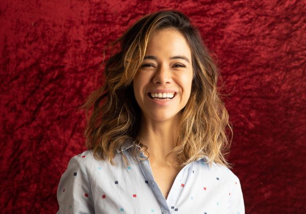 Atriz Miá Mello fica retida no Catar após fechamento do espaço aéreo e relata incerteza para voltar ao Brasil 