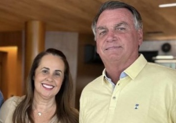 Confeiteira de festas dos Bolsonaros se lança pré-candidata a deputada pelo DF