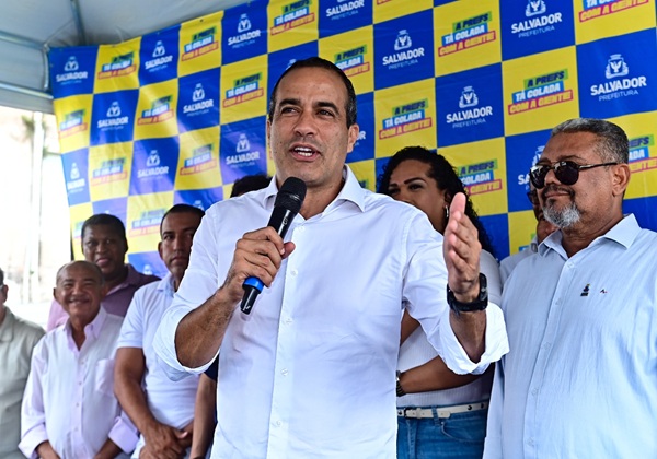 Prefeitura assina ordem de serviço para construção de camelódromo na Engomadeira