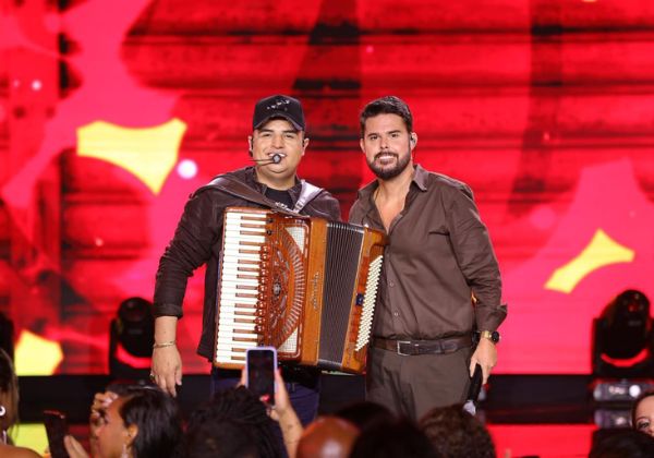 Kart Love se une a Tarcísio do Acordeon no single inédito ‘Foi Virando Adeus’