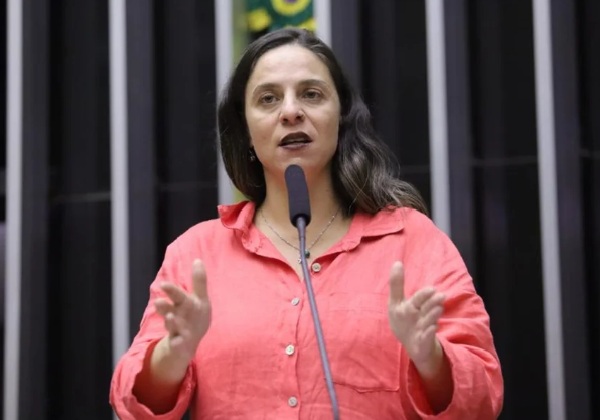 Deputada diz que federação com PT colocaria PSOL como ‘puxadinho’