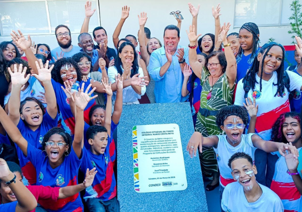 Vice-governador entrega Colégio Mário Costa Neto requalificado no bairro da Federação