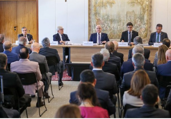 A 15 dias de julgamento pelo STF, debate sobre “penduricalhos” mobiliza tribunais e carreiras jurídicas