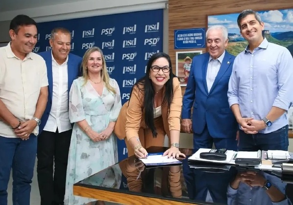 Deputada se filia ao PSD e partido passa a ter maior bancada feminina da Alba
