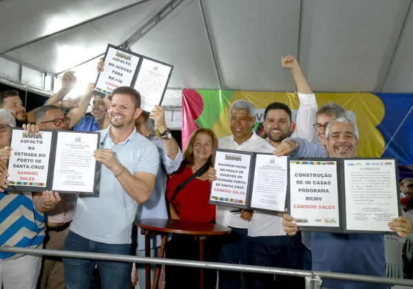 Jerônimo autoriza construção de 90 casas e inaugura escola em município do sudoeste baiano