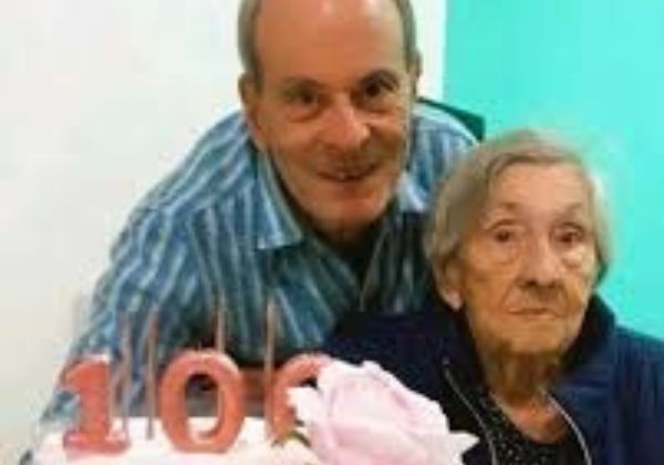 Morre Beita Pereira, mãe de Ney Matogrosso, aos 103 anos