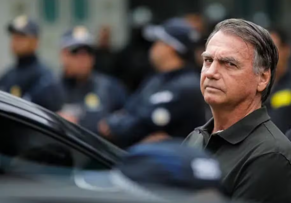 Após internação, defesa de Bolsonaro faz novo pedido de prisão domiciliar humanitária