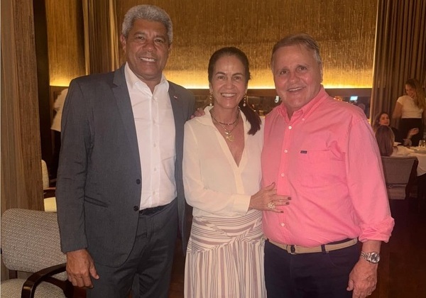 Jerônimo aparece de surpresa em restaurante para comemorar aniversário de Geddel