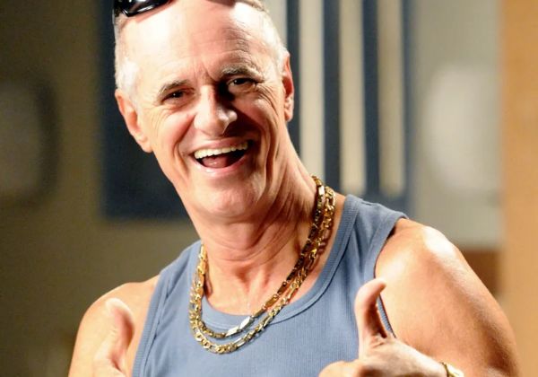 Caruso recorre à Justiça para cobrar dívida de aluguel no Rio 