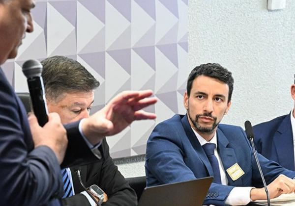 CPMI pede ao STF identificação de número ligado à Corte em mensagens com Vorcaro